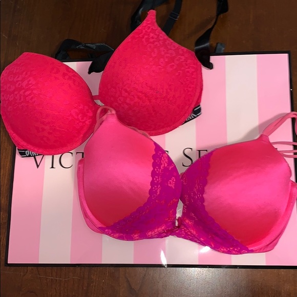 4 Victoria’s Secret Bras - Picture 2 of 3